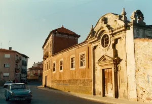 Frente da Capela e Edifício Habitacional Anos 70/80