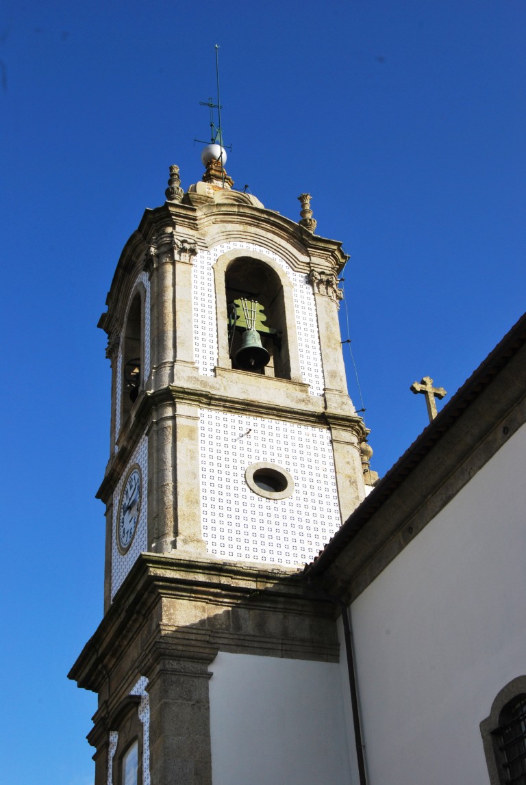 Pormenor de uma das torres sineiras