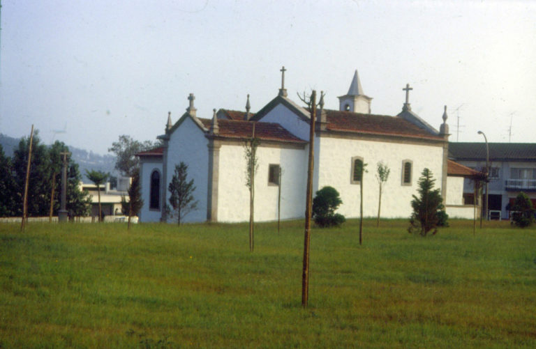Fachada posterior e lateral