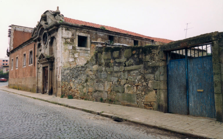Início de fortes sinais de degradação e furto - Anos 90