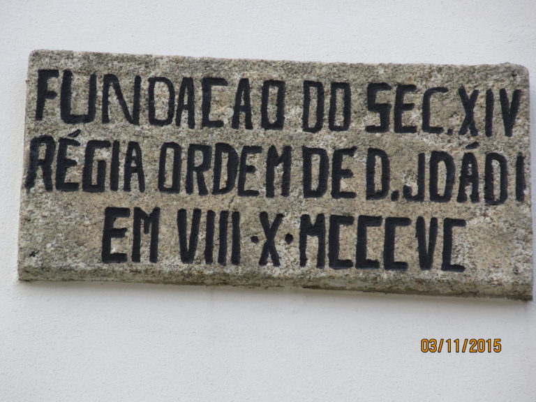 Placa identificativa da data de Doação que permitiu a construção da capela