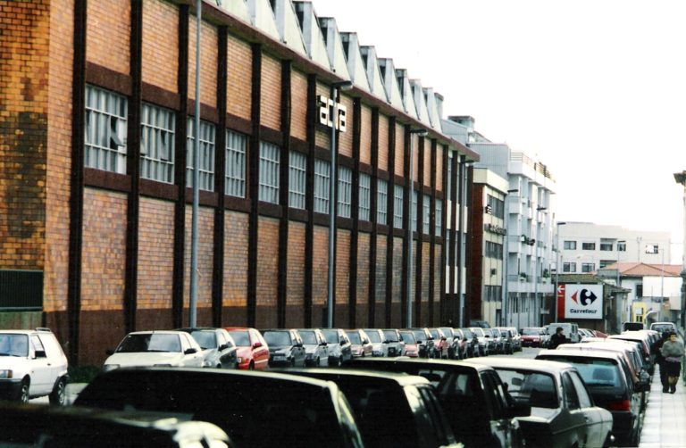 A.Dias Ramos – Antiga Fábrica Metalúrgica - desativada - Rua Bessa Leite - Anos 80