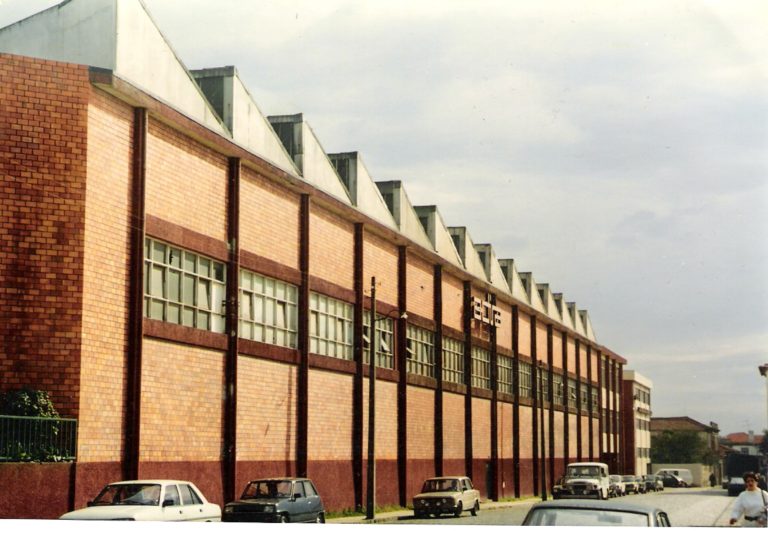 A.Dias Ramos – Antiga Fábrica Metalúrgica - desativada. - Rua de António Bessa Leite - Anos 80