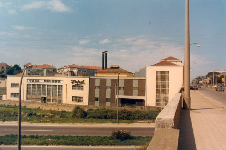 Fabrica Papeis Veludo - Demolida para novos acessos da VCI - Av da Boavista